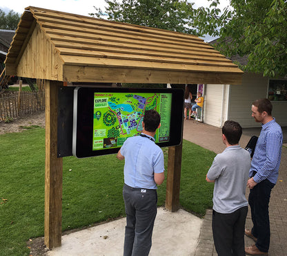 Wall-Mounted PCAP Outdoor Touch Screens